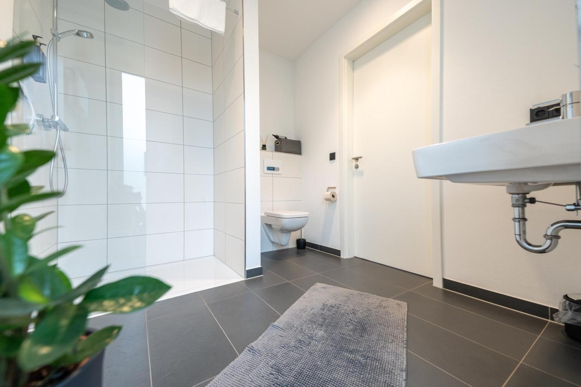 Ferienwohnung Zentral - Fuer 6 - 2X Frei Parken - Terrasse Gießen Exterior foto